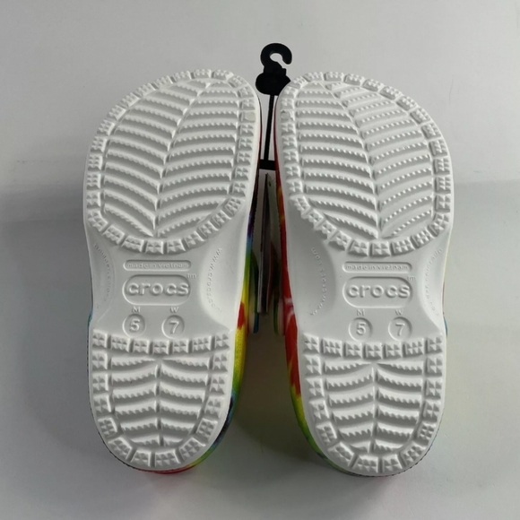 Crocs Clog Size 7 Tie Dye Women Classic Graphic New Sandals 205453 90H - Picture 5 of 8
